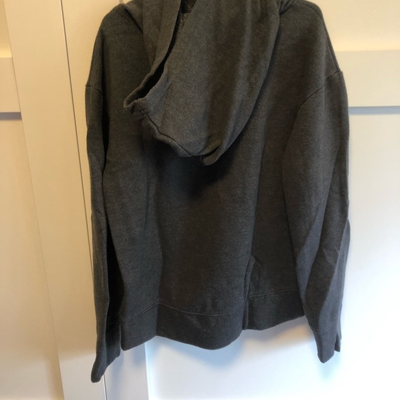 Bundle of 4 Tops. 2 hoodies & 2 shirts - Picture 5 of 5